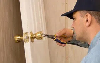 Golden Locksmith Services San Antonio, TX 210-780-7302 Golden Locksmith Services San Antonio, TX 210-780-7302 - 2-Cheap-Locksmith